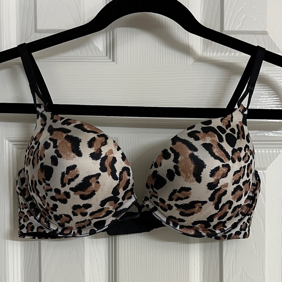 Victoria’s Secret bra size 36B, good condition pre-owned. - Picture 1 of 3